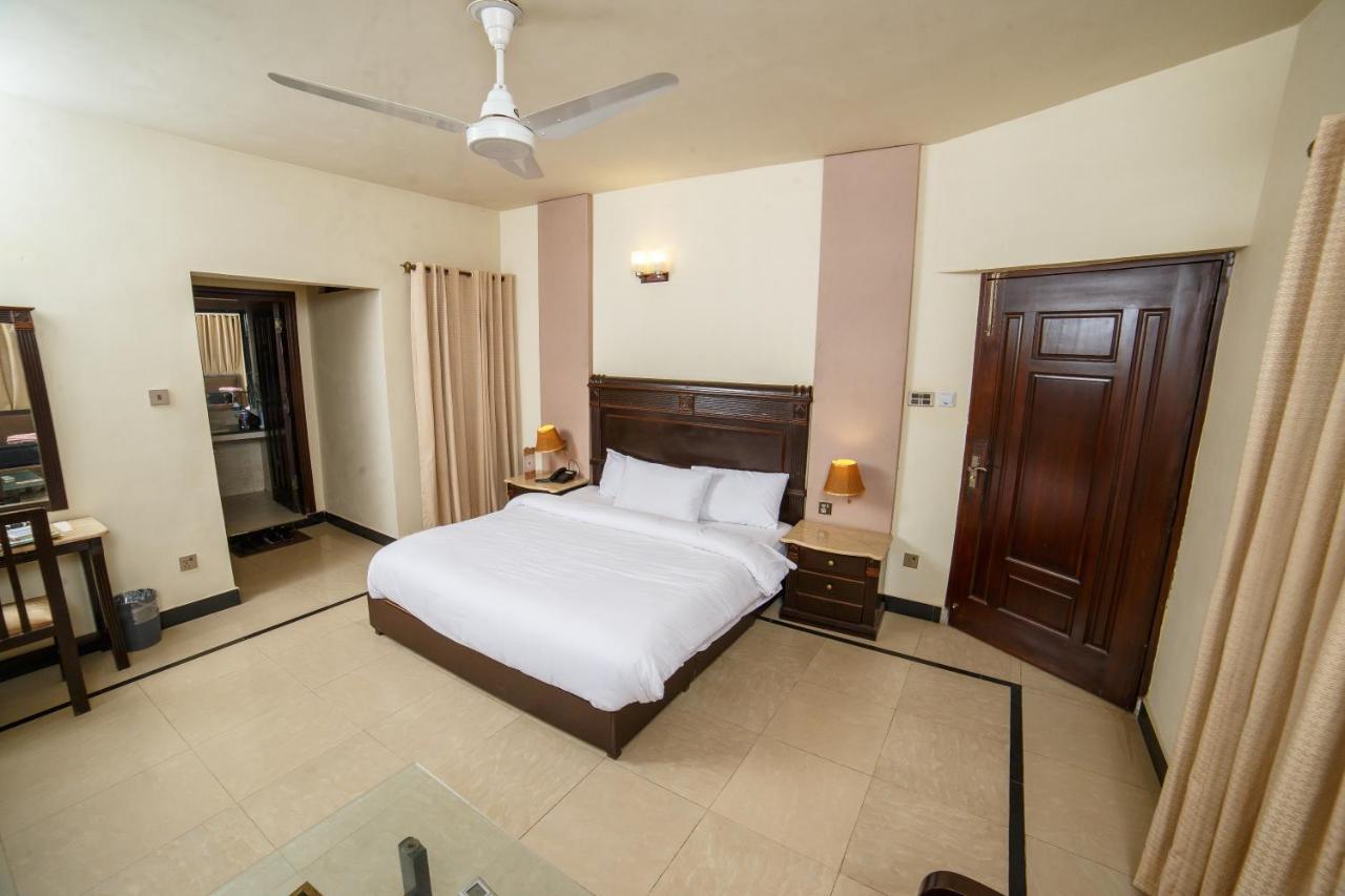 Shelton Accommodator Peshawar Exterior photo